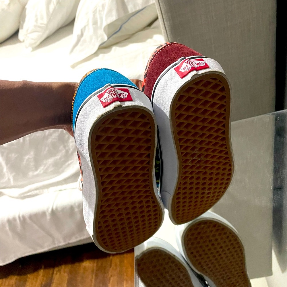 Vans - Picture 4 of 5